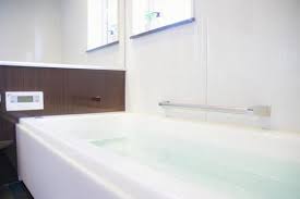 皆さんは浴室にも水回りコーティングがあることをご存じですか。今回の記事では、浴室コーティングの種類や相場費用等について、記載していきます。